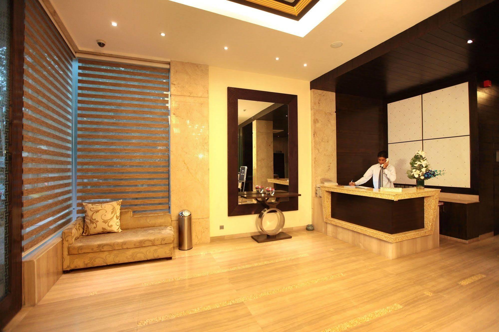 Hotel Private Affair New Delhi Exterior photo